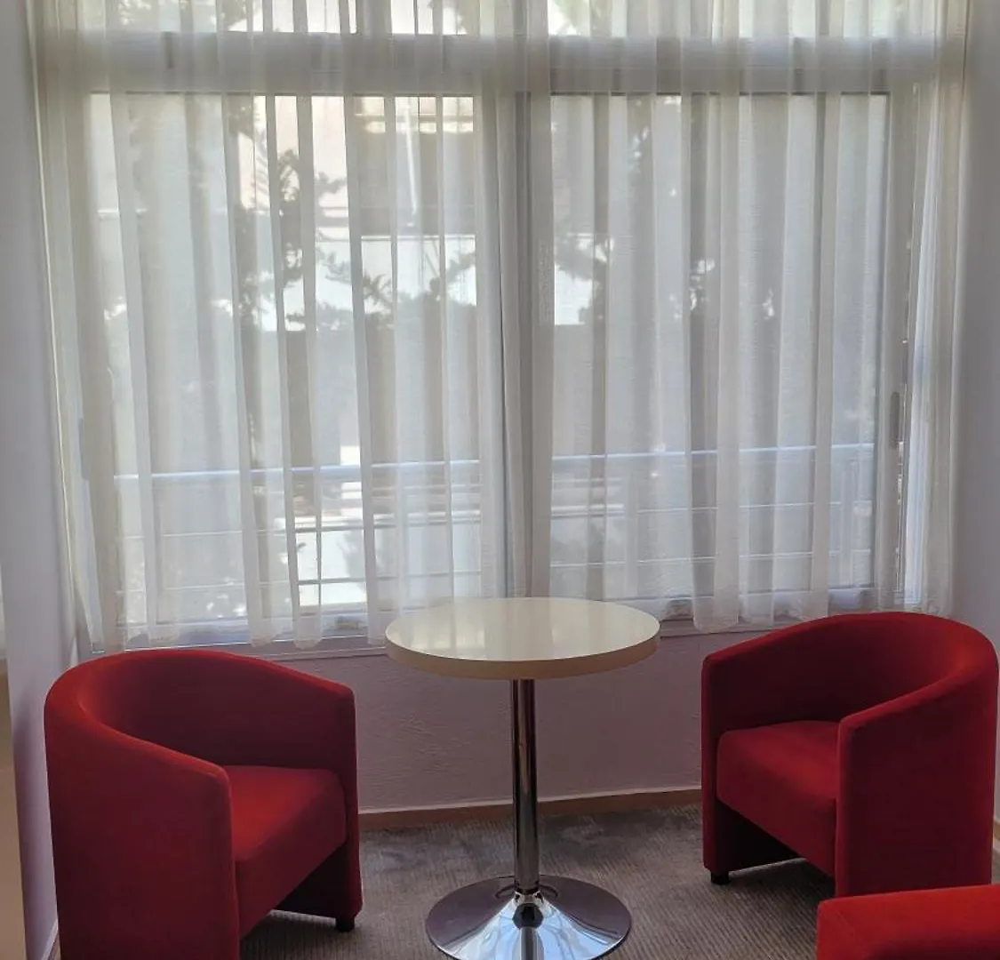 Red Coral Apartments Дуррес