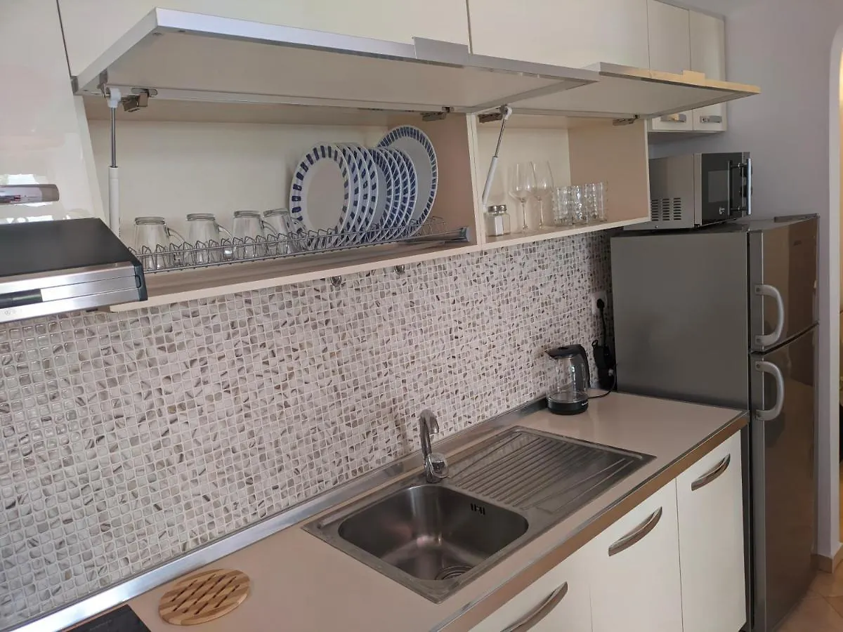 Red Coral Apartments Durres 0*,  Albania